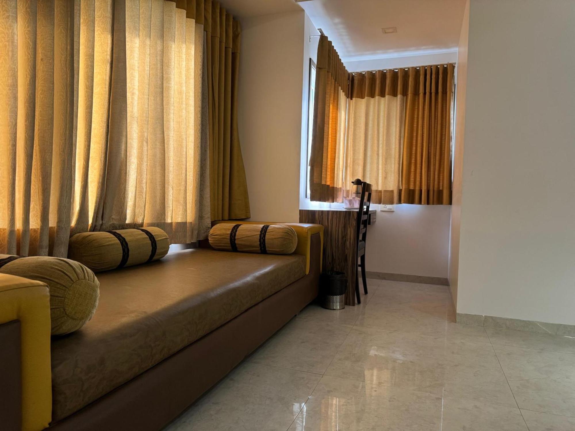Hotel Kabir Ahmedabad Eksteriør billede